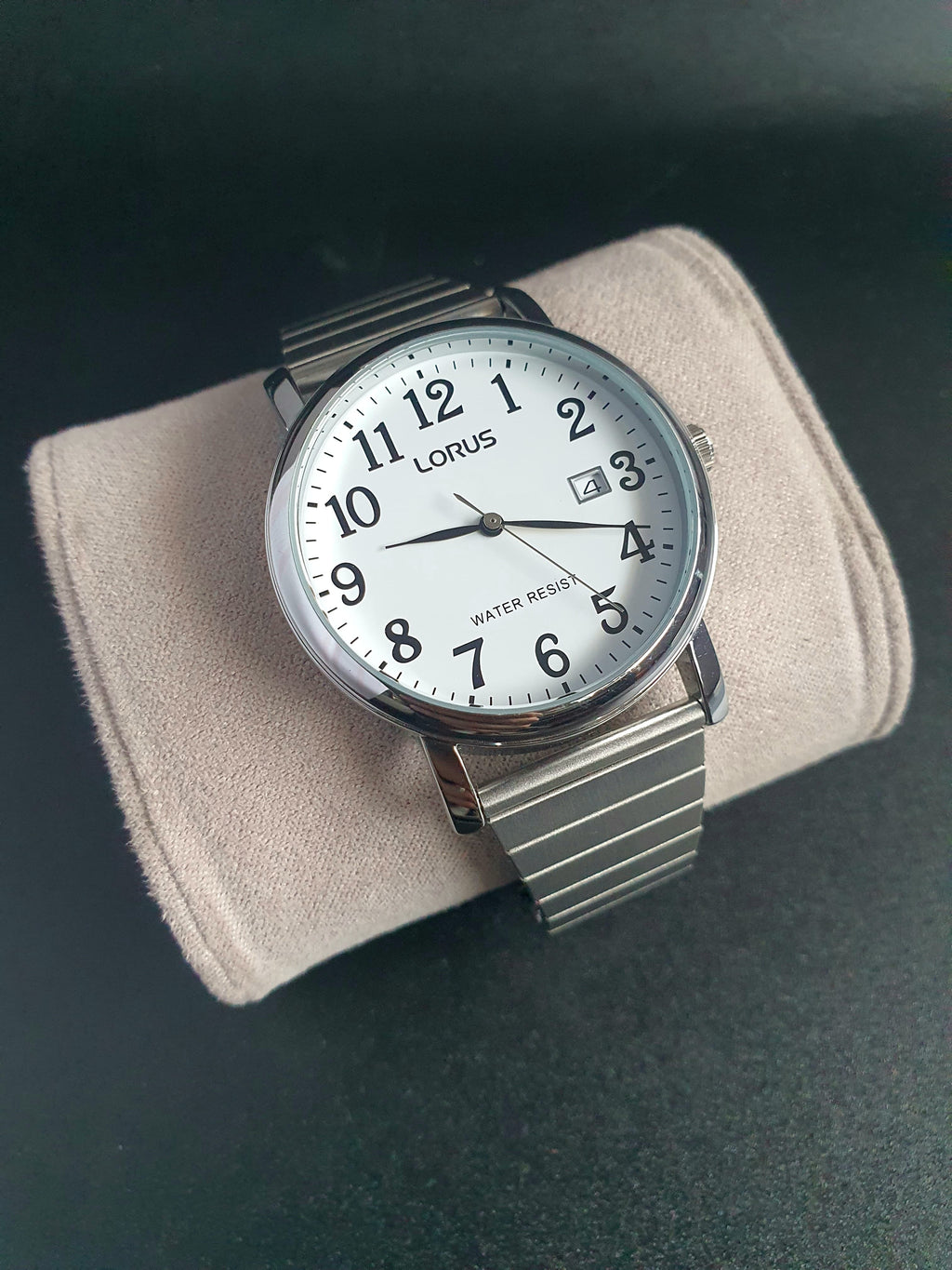Lorus Sub brand Of Seiko Gents Watch Strechable Chain Quartz Watch