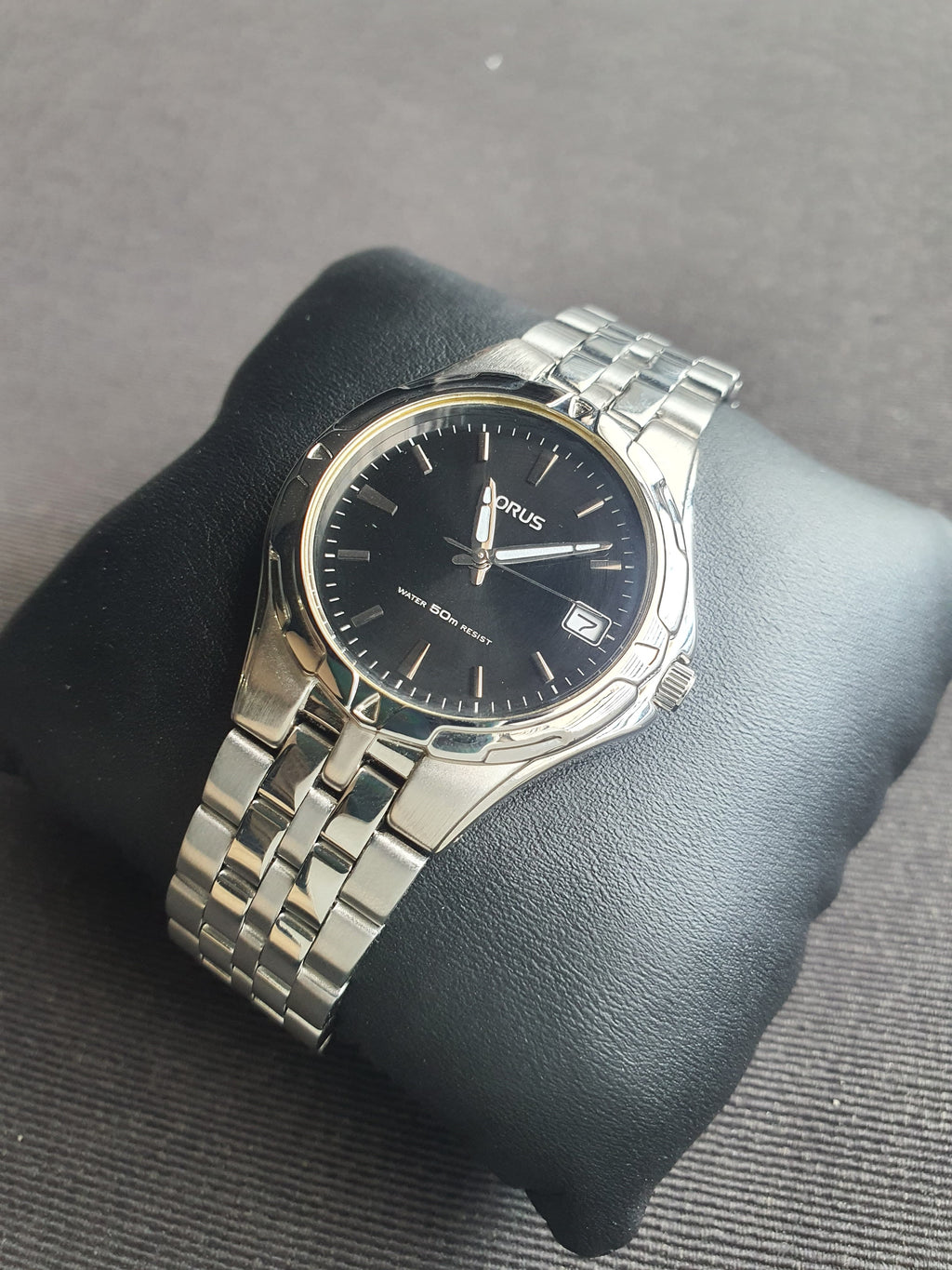 Lorus Sub Brand Of Seiko Gents Watch Silver Chain Black Dial Quartz Watch