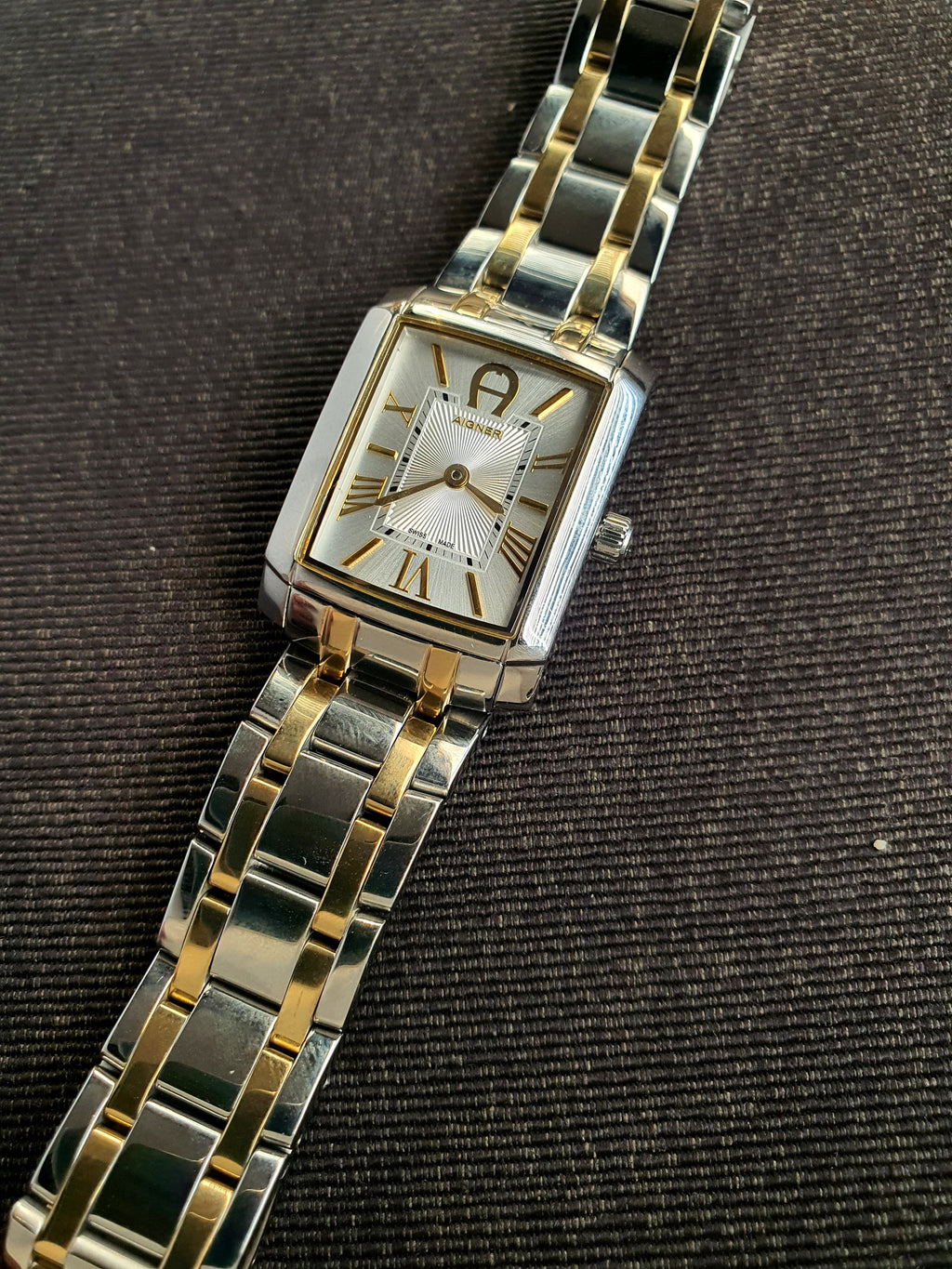 Aigner Ladies Watch Rectangular Dial Quartz Watch (BACK PLAIN)