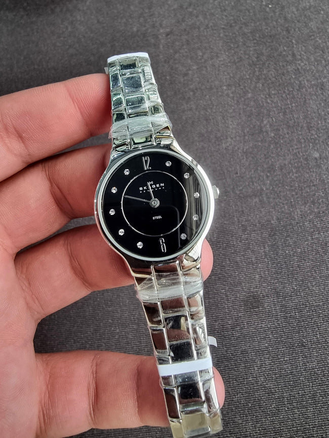 SKagen 572SSXB Ladies Watch Black Dial Quartz Watch Main Image