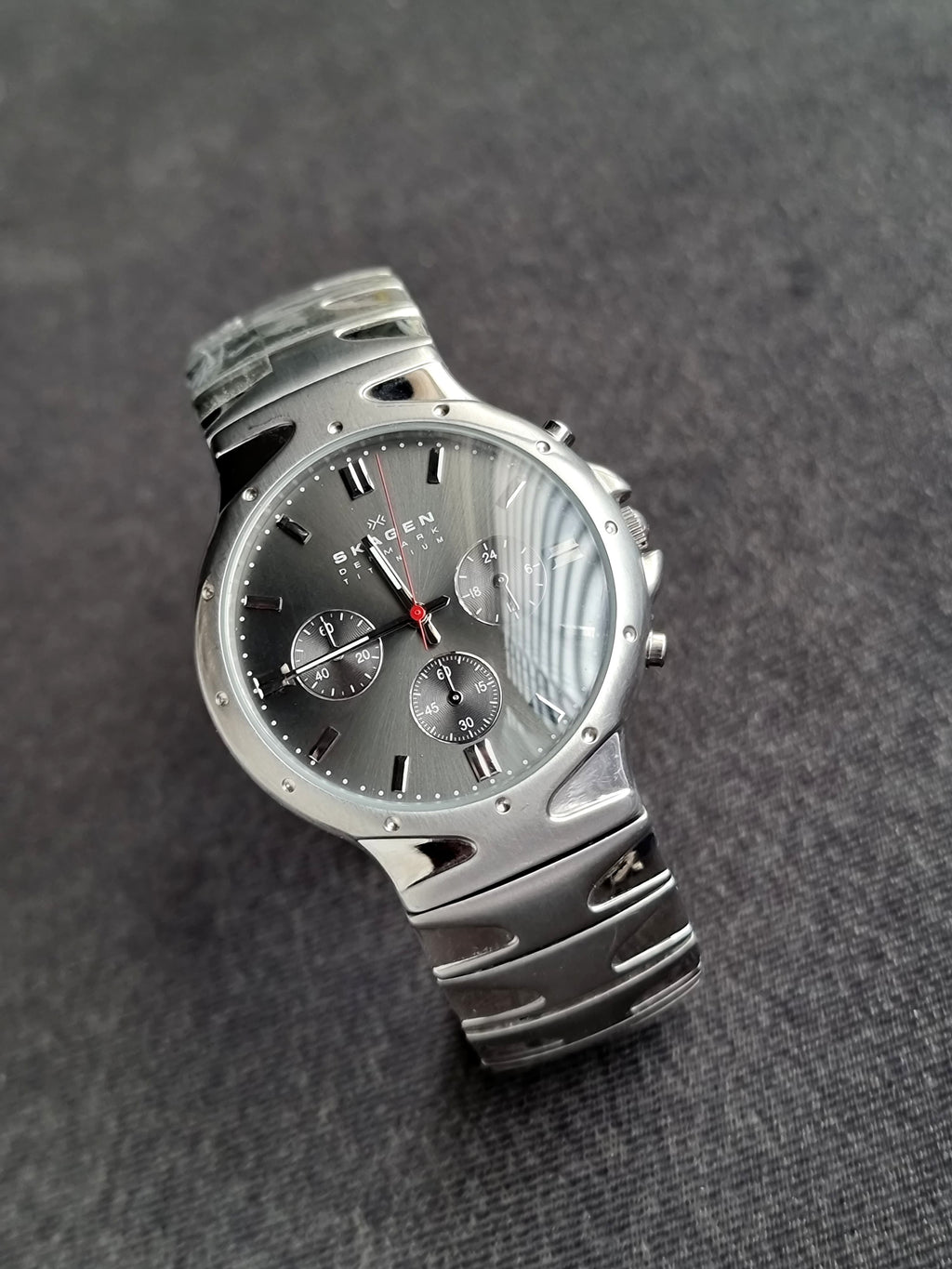 Skagen Denmark Fashion Brand Titanium Casing Quartz Watch hrh489ltsm