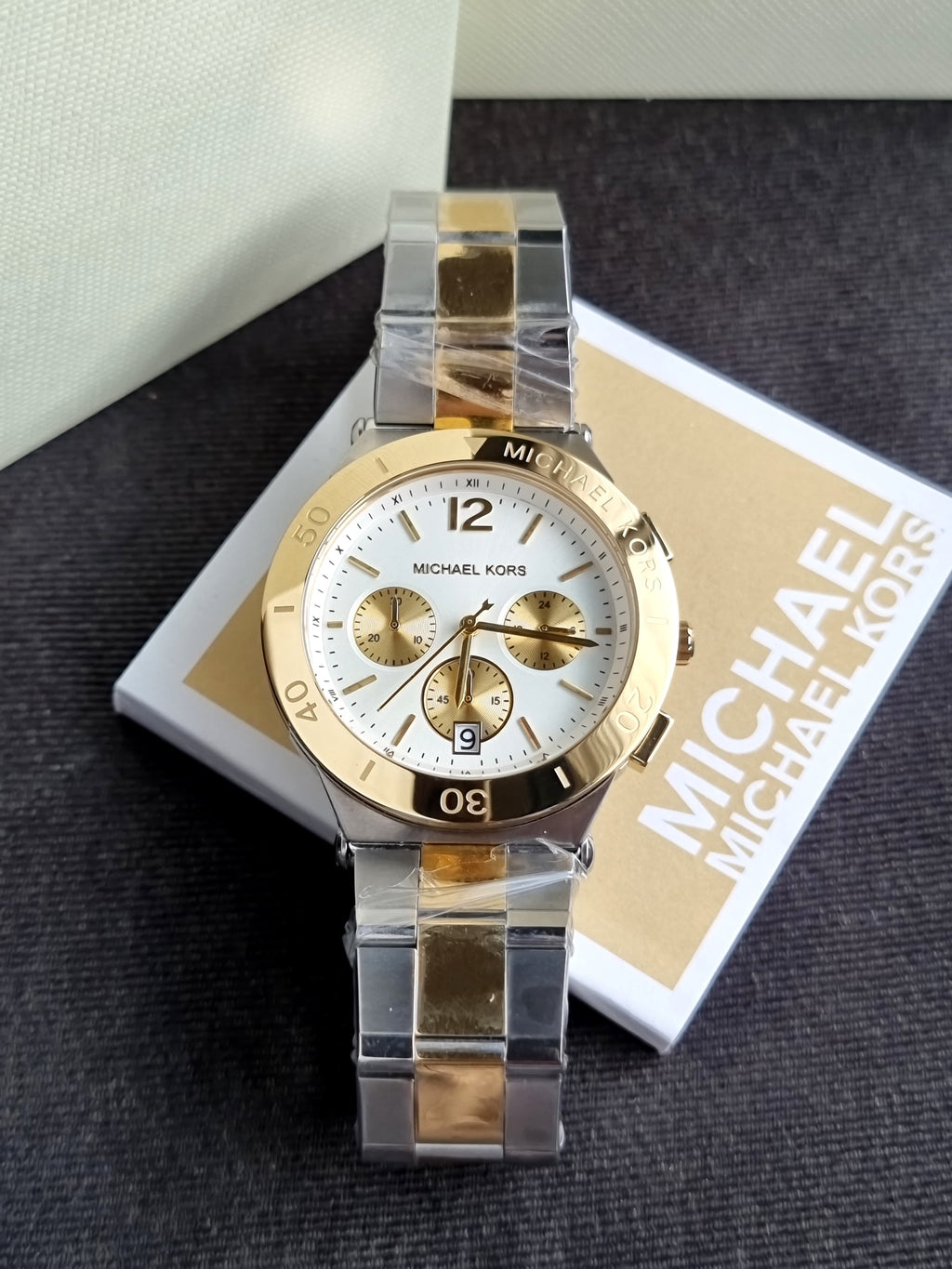 MICHAEL KORS Wyatt Chronograph Silver Dial Two-tone Men's Watch Item No. MK5934