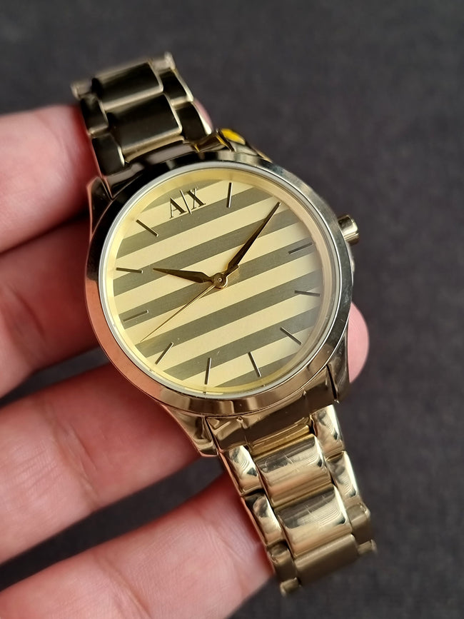Armani Exchange Ladies Watch golden Casing Quartz Watch Main Image