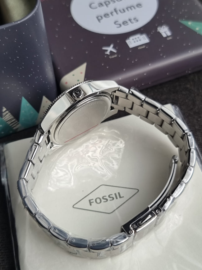 Fossil Women's Scarlette Mini Quartz Stainless Steel Three-Hand Watch, Color: Silver Glitz (Model: ES4317) Main Image