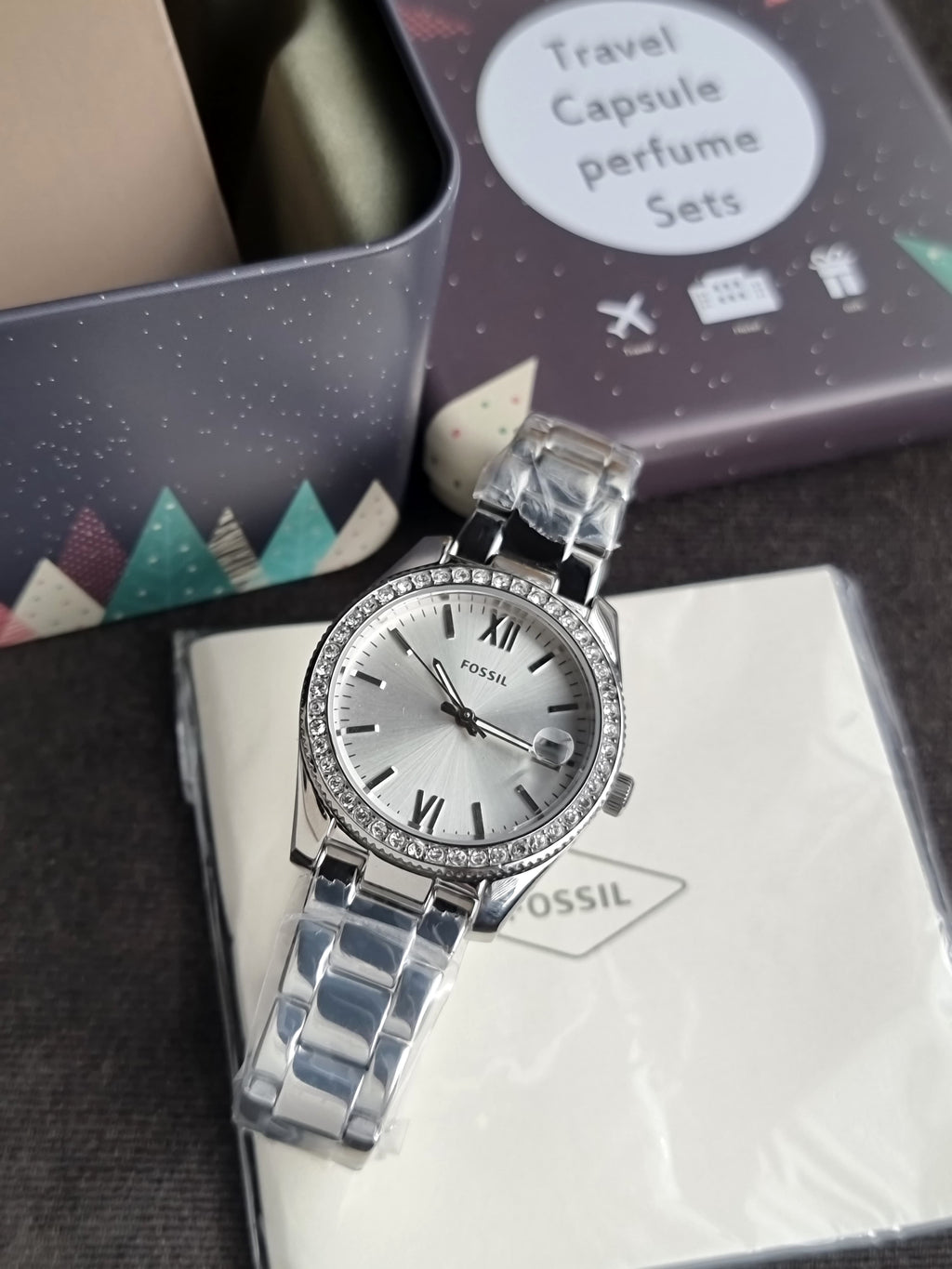 Fossil Women's Scarlette Mini Quartz Stainless Steel Three-Hand Watch, Color: Silver Glitz (Model: ES4317)