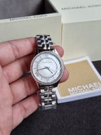 MICHAEL KORS  Lauryn Crystal Mother of Pearl Dial Ladies Watch Item No. MK3900