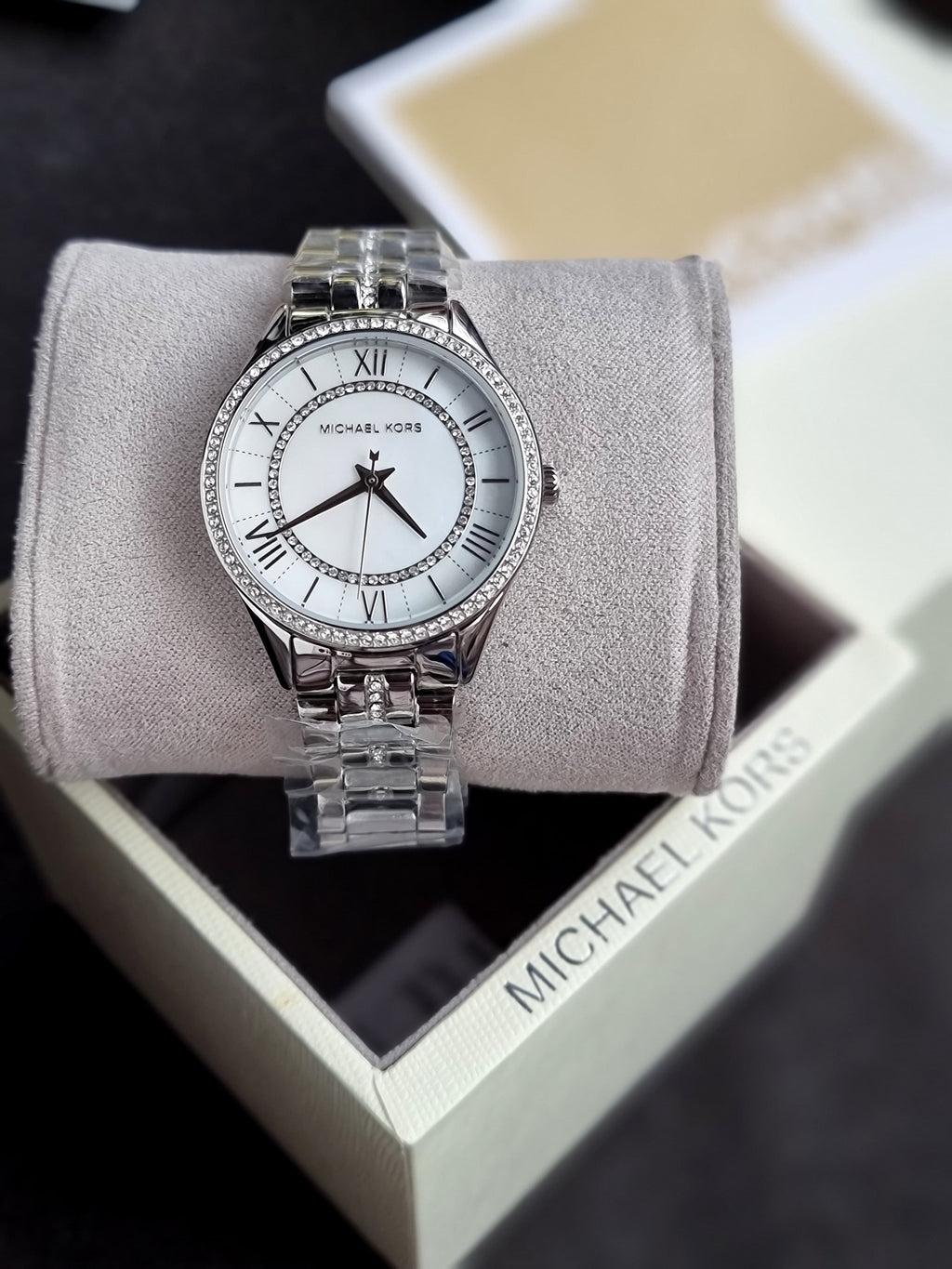 MICHAEL KORS  Lauryn Crystal Mother of Pearl Dial Ladies Watch Item No. MK3900