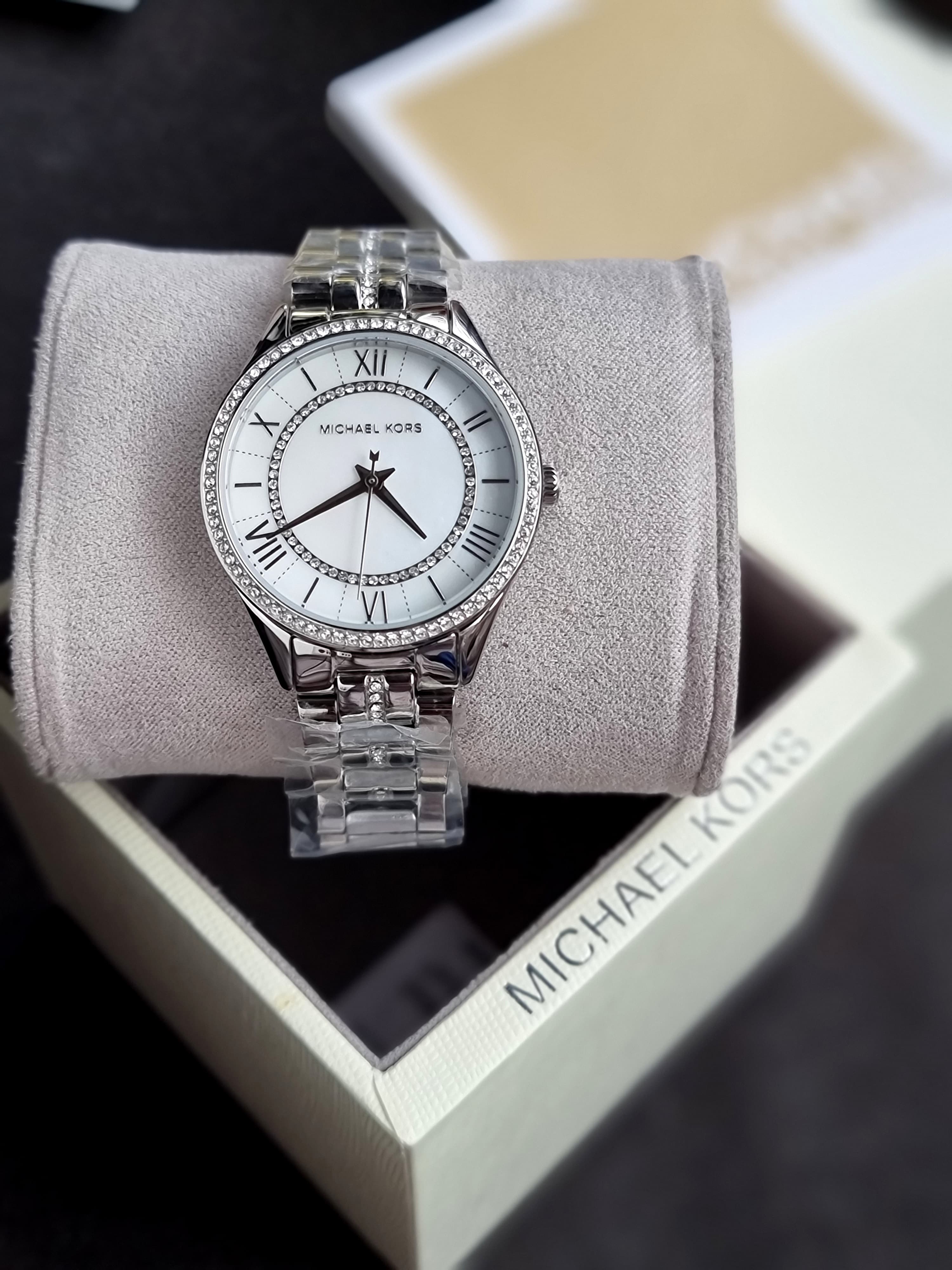 MICHAEL KORS  Lauryn Crystal Mother of Pearl Dial Ladies Watch Item No. MK3900