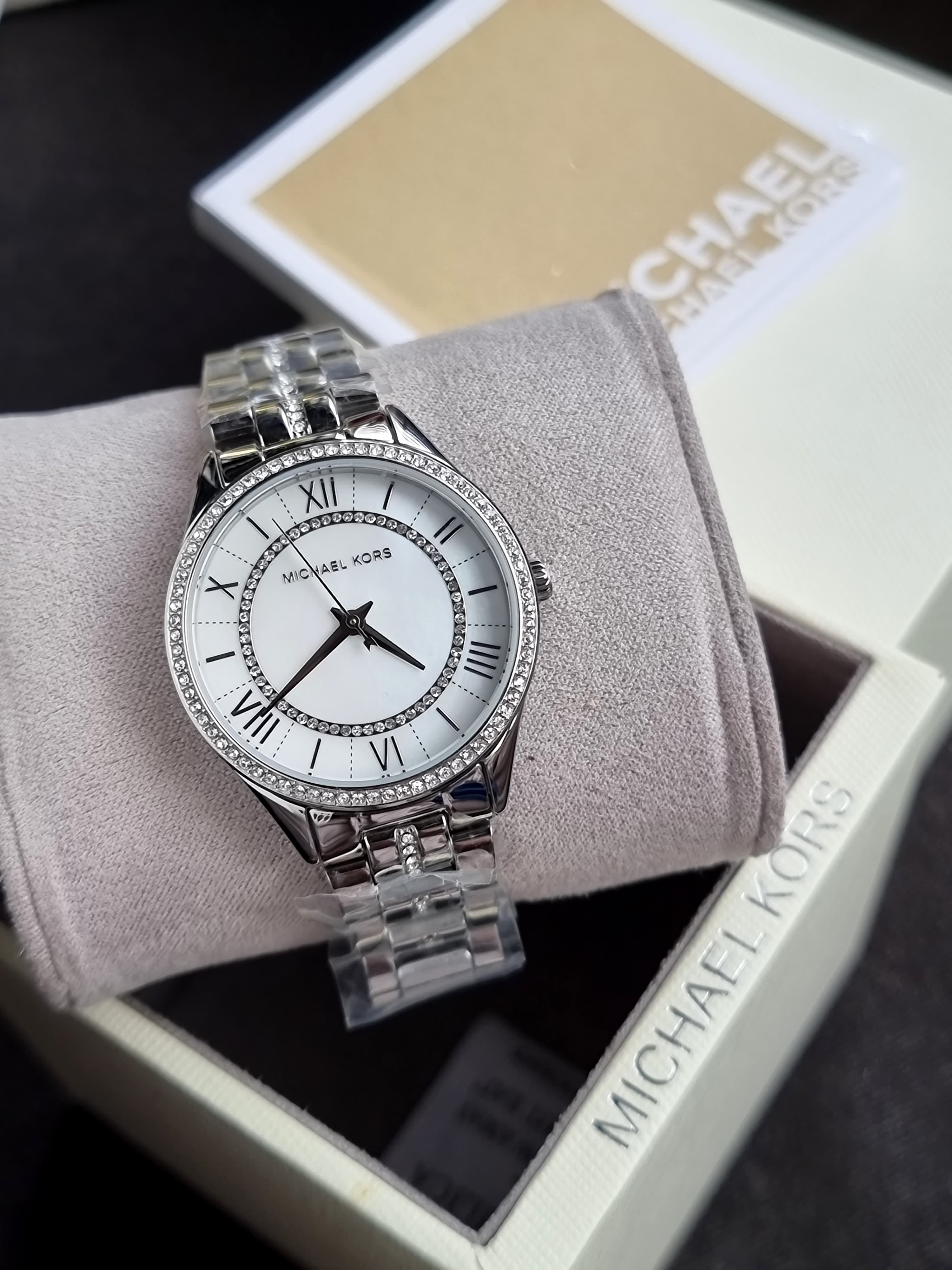 MICHAEL KORS  Lauryn Crystal Mother of Pearl Dial Ladies Watch Item No. MK3900