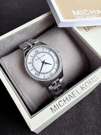 MICHAEL KORS  Lauryn Crystal Mother of Pearl Dial Ladies Watch Item No. MK3900