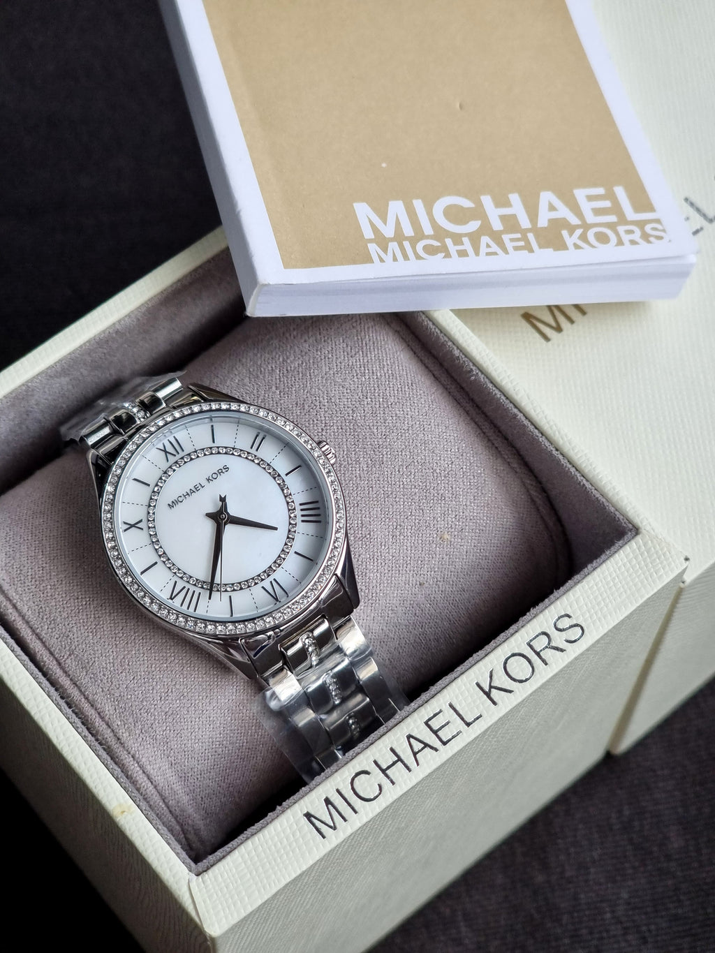 MICHAEL KORS  Lauryn Crystal Mother of Pearl Dial Ladies Watch Item No. MK3900