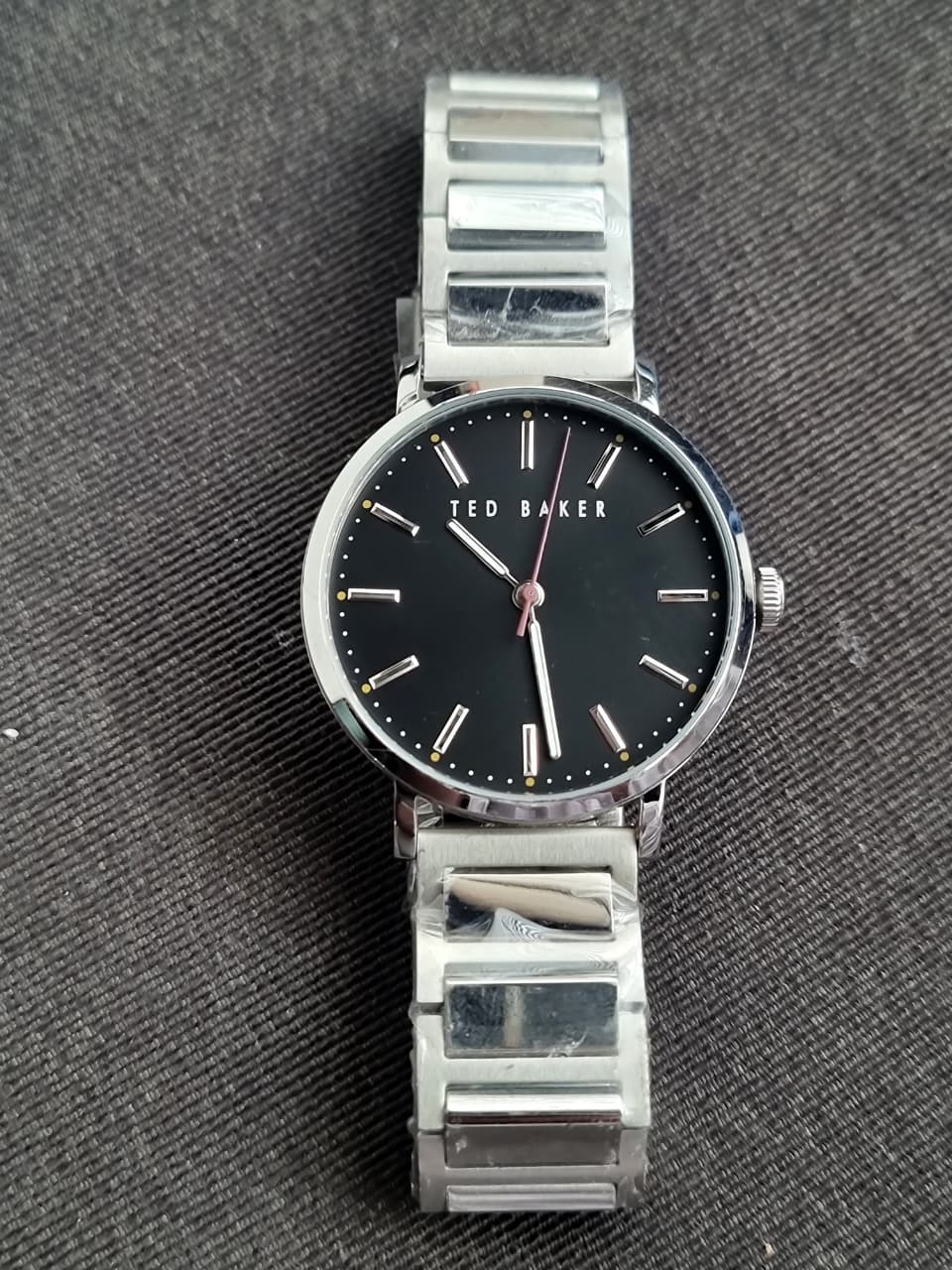 Ted baker Gents Watch Black Dial Silver Casing Silver Chain Quartz Watch