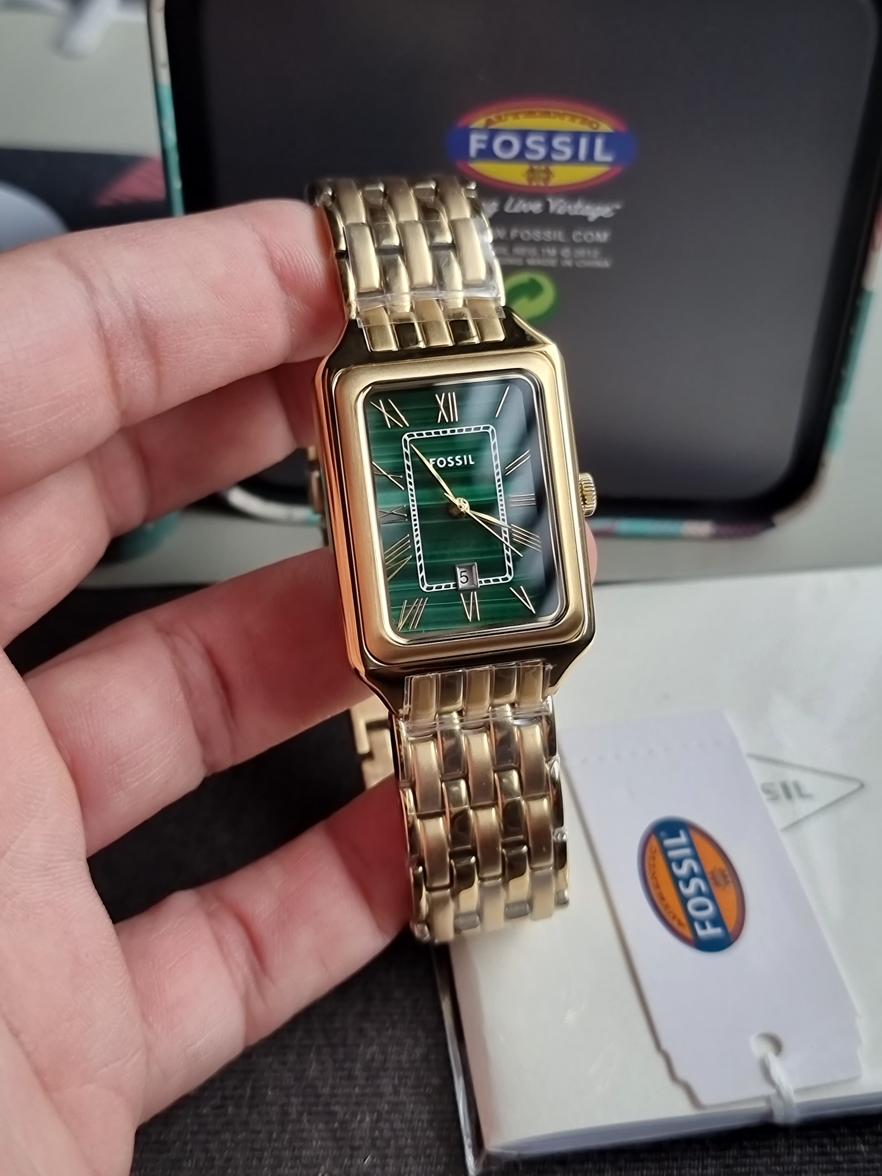 Fossil Raquel Three-Hand Date Gold-Tone Stainless Steel Watch ES5341