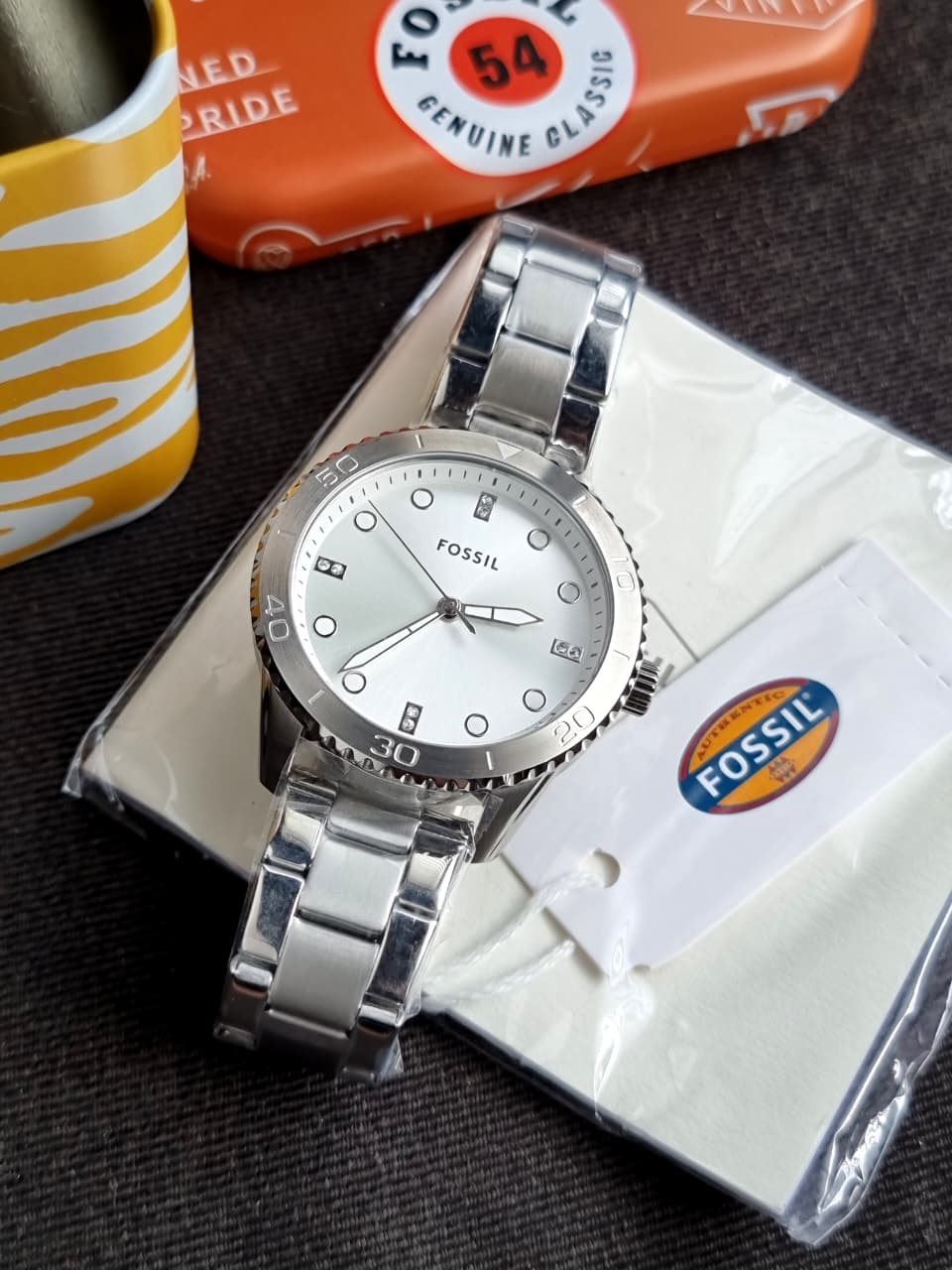 Fossil Bq3885 Ladies Watch Silver Casing White Dial Quartz Watch