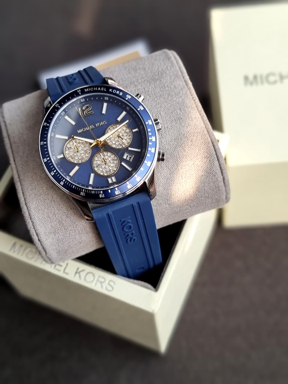 MICHAEL KORS OUTLET Oversized Berkley Silver-Tone and Embossed Silicone Watch