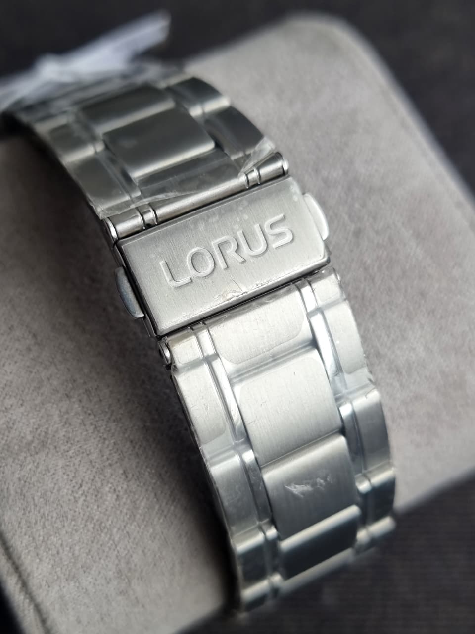 Lorus Sub Brand Of Seiko Gents Watch Silver Casing Blue Dial Quartz Watch