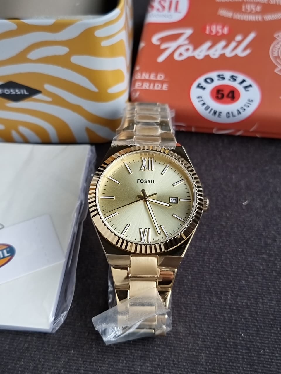 Fossil Women's Scarlette Quartz Stainless Steel Three-Hand Watch, Color: Gold (Model: ES5299)