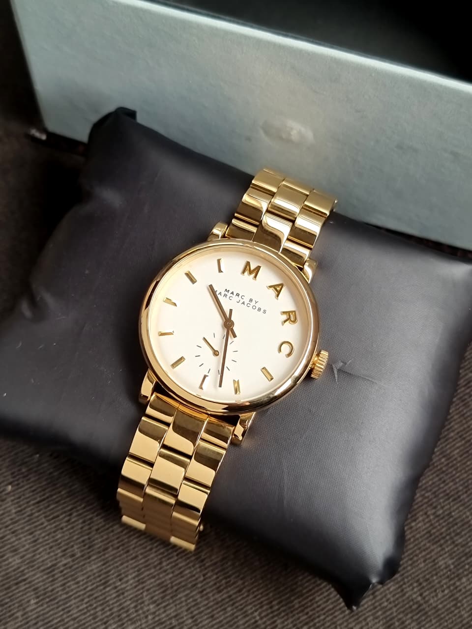 Marc Jacobs MBM3243 Women's Stainless Steel Analog White Dial Quartz