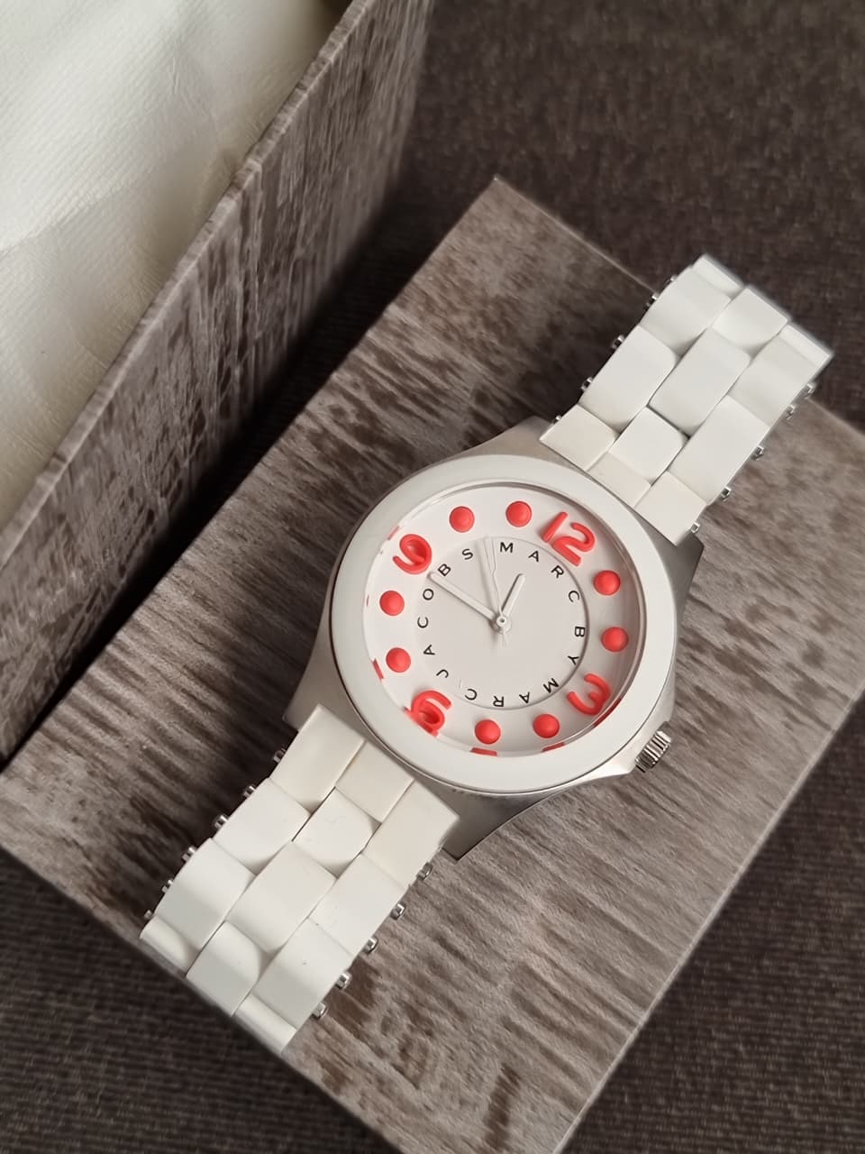 Marc by Marc Jacobs Women’s Quartz Silicone & Stainless Steel Chain White Dial 36mm Watch MBM2588