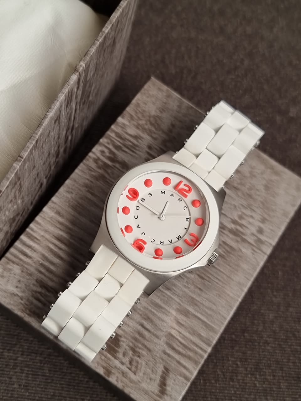 Marc by Marc Jacobs Women’s Quartz Silicone & Stainless Steel Chain White Dial 36mm Watch MBM2588