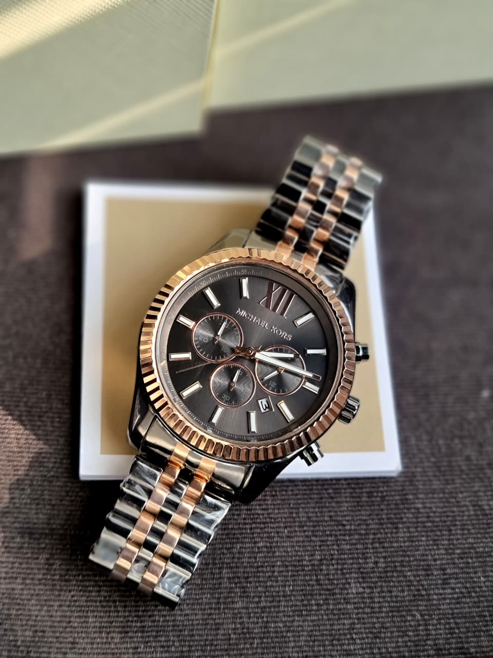 MICHAEL KORS Lexington Chronograph Grey Dial Men’s Watch MK8561 (WITHOUT TAG)