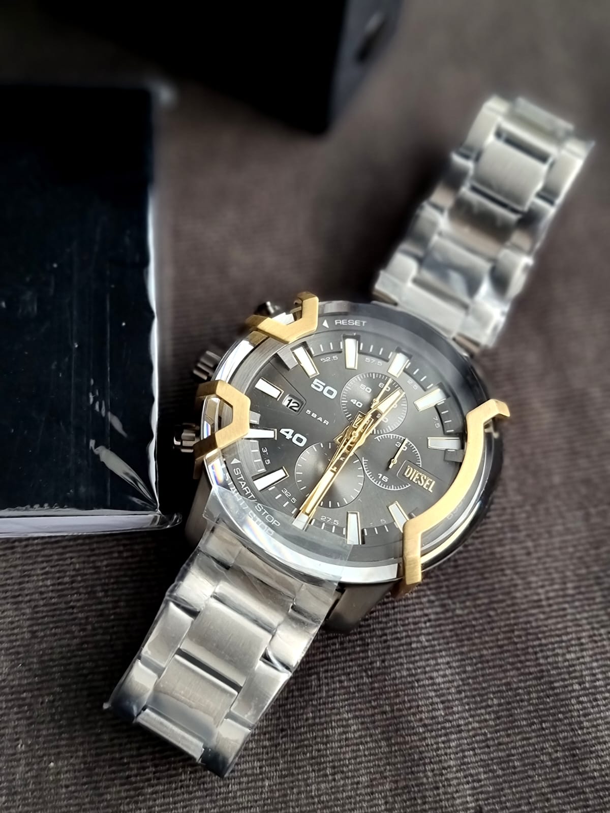DIESEL  Griffed Chronograph Quartz Grey Dial Men's Watch Item No. DZ4668