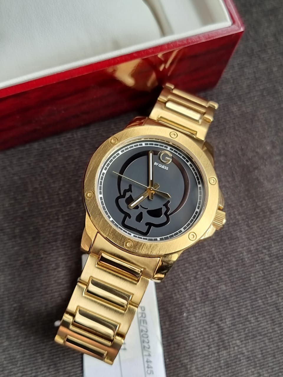 G By Guess  Gents Watch Golden Casing Quartz Watch (8/10 Condition )