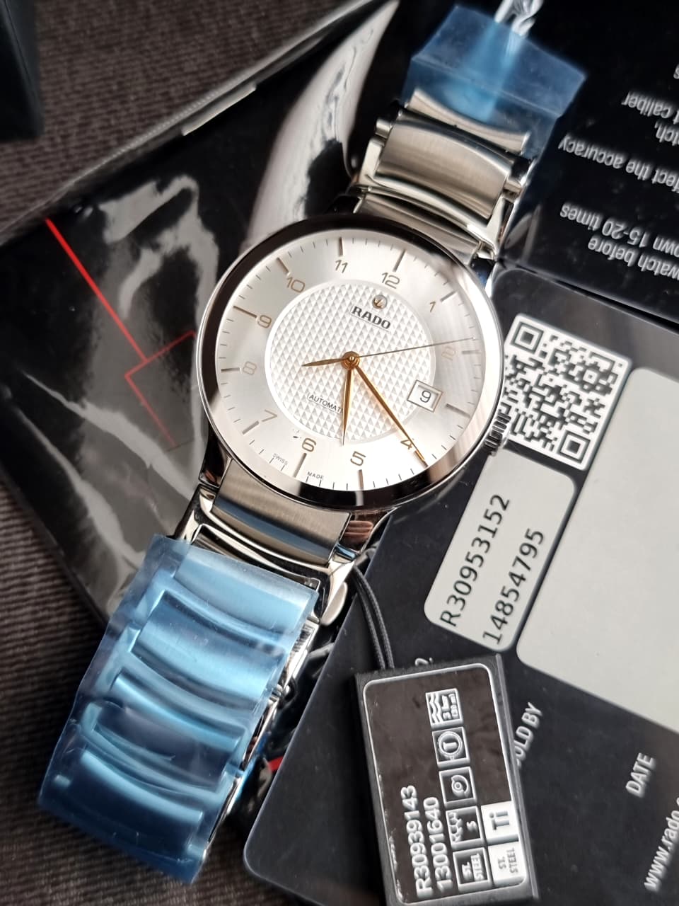 RADO Centrix L Silver Dial Automatic Men's Watch Item No. R30939143