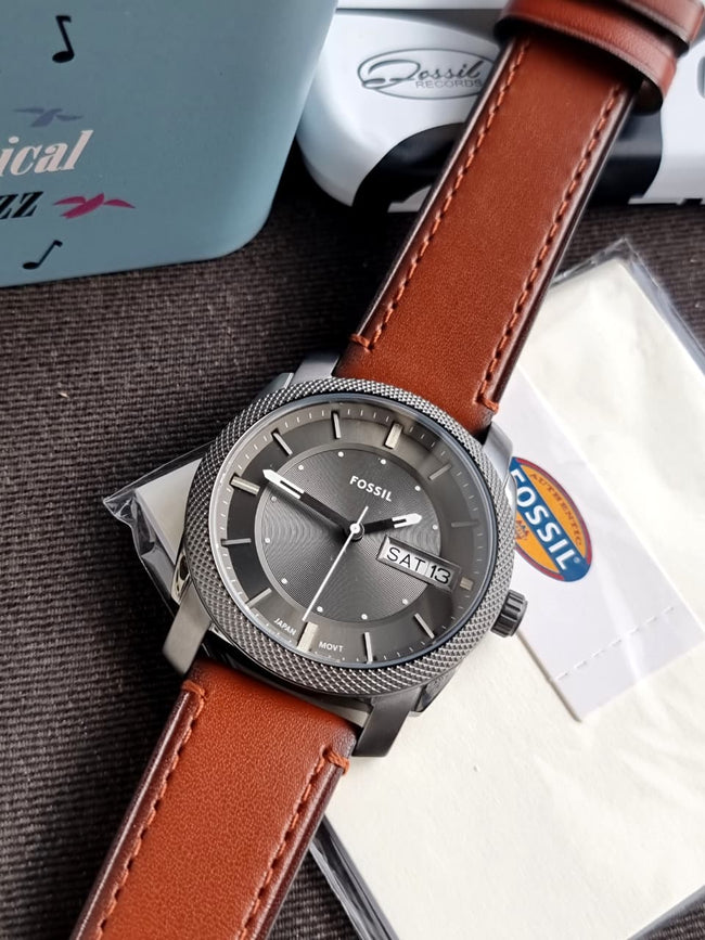 Machine Three-Hand Date Brown Leather Watch FS5900 Main Image