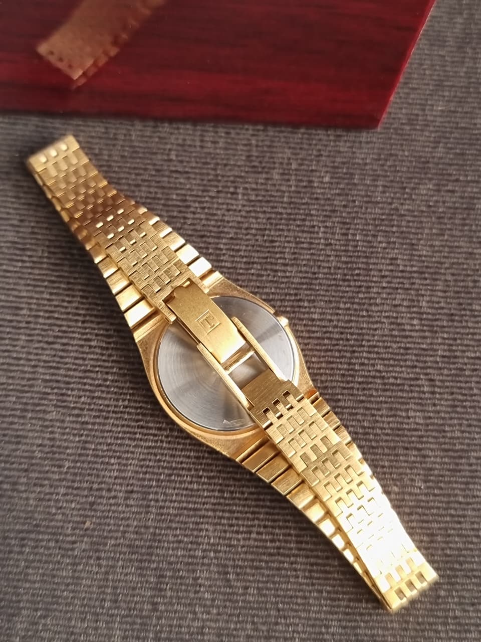 Tissot Vinatge Model Macrone Gold 23mm Dial Quartz Watch