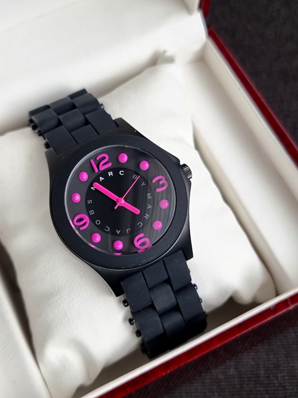 Marc Jacobs Pelly Black Dial Black Silicone Strap Watch For Women - MBM2529