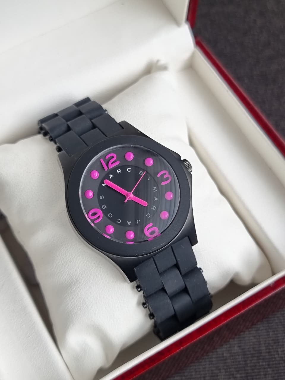 Marc Jacobs Pelly Black Dial Black Silicone Strap Watch For Women - MBM2529