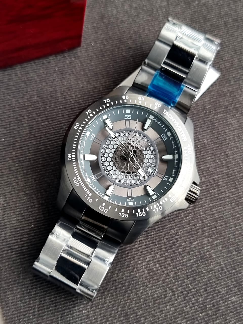 Invicta 25339 Men's Speedway Grey Dial Gunmetal IP Steel Bracelet Quartz Watch