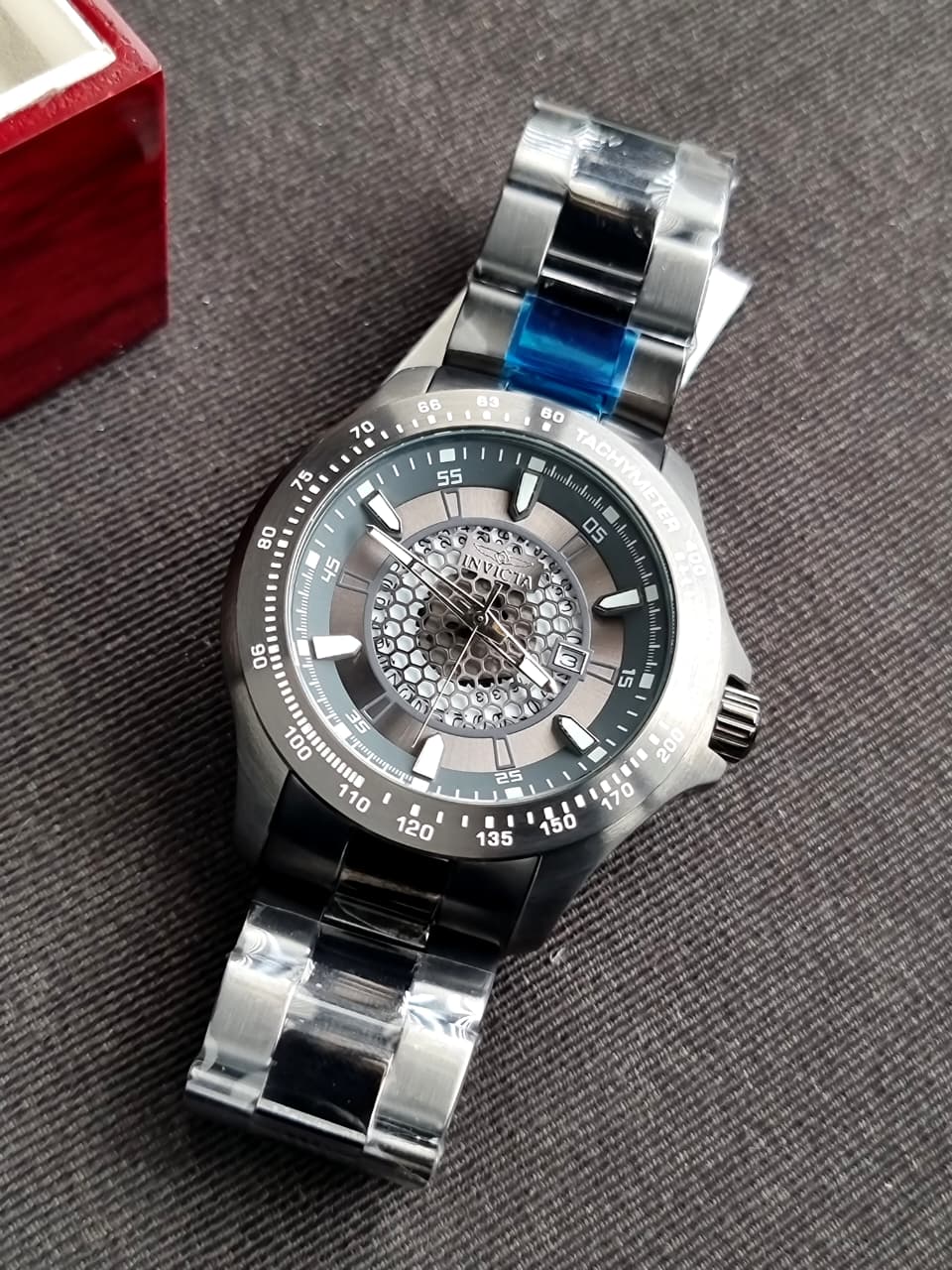 Invicta 25339 Men's Speedway Grey Dial Gunmetal IP Steel Bracelet Quartz Watch
