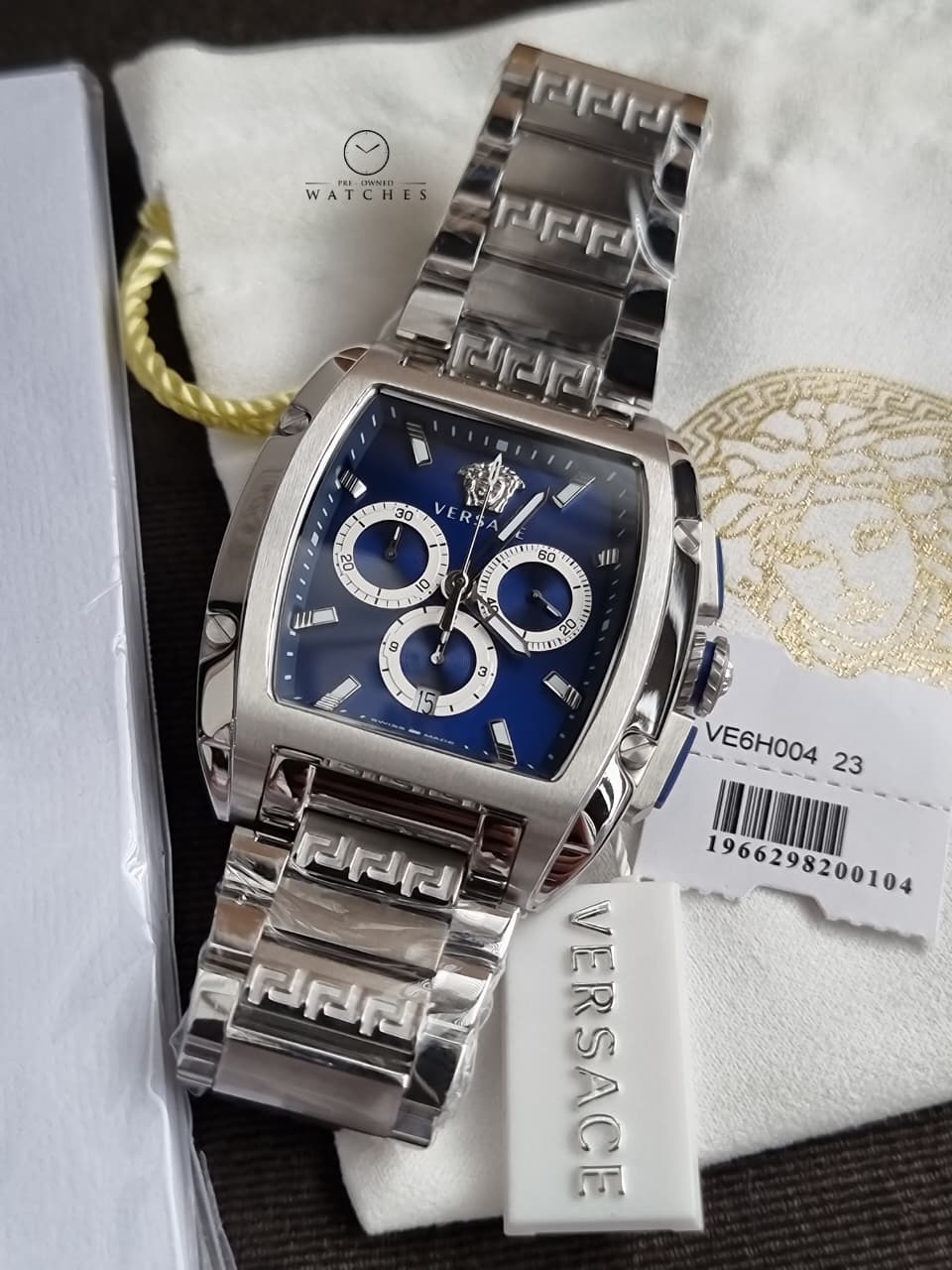 Versace Men’s Quartz Swiss Made Silver Stainless Steel Blue Dial 42mm Watch VE6H00423