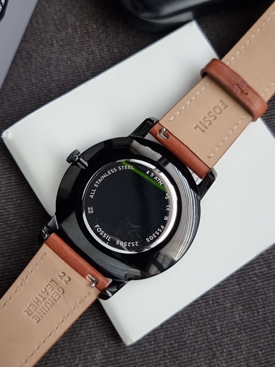 Fossil Men’s Quartz Leather Strap Black Dial 44mm Watch FS5305
