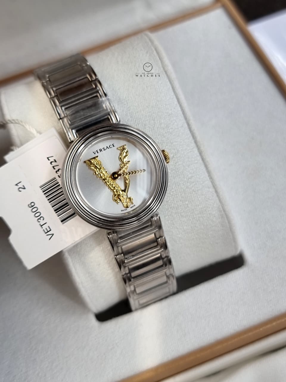 Versace Women’s Quartz Swiss Made Silver Stainless Steel Silver Dial 28mm Watch VET300621