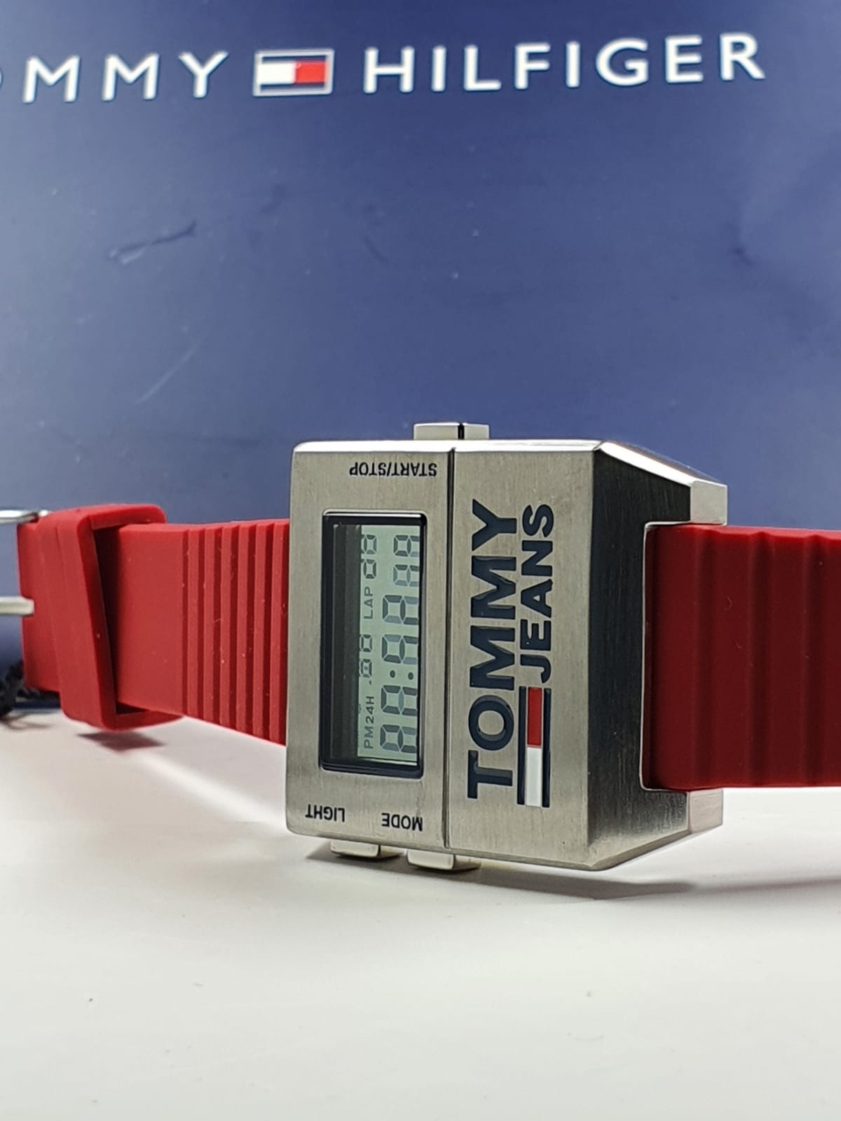 Tommy Hilfiger Men’s Digital Silicone Strap Silver Dial 32mm Watch 1791674