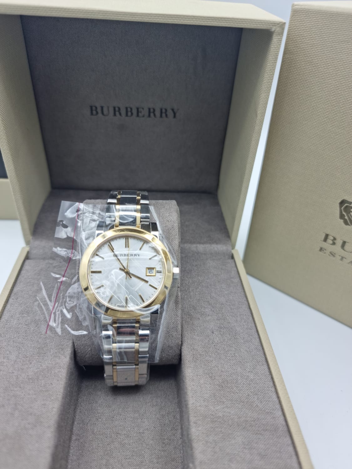 BURBERRY Silver Dial Two-tone Silver and Gold-tone Bracelet Ladies Watch BU9115