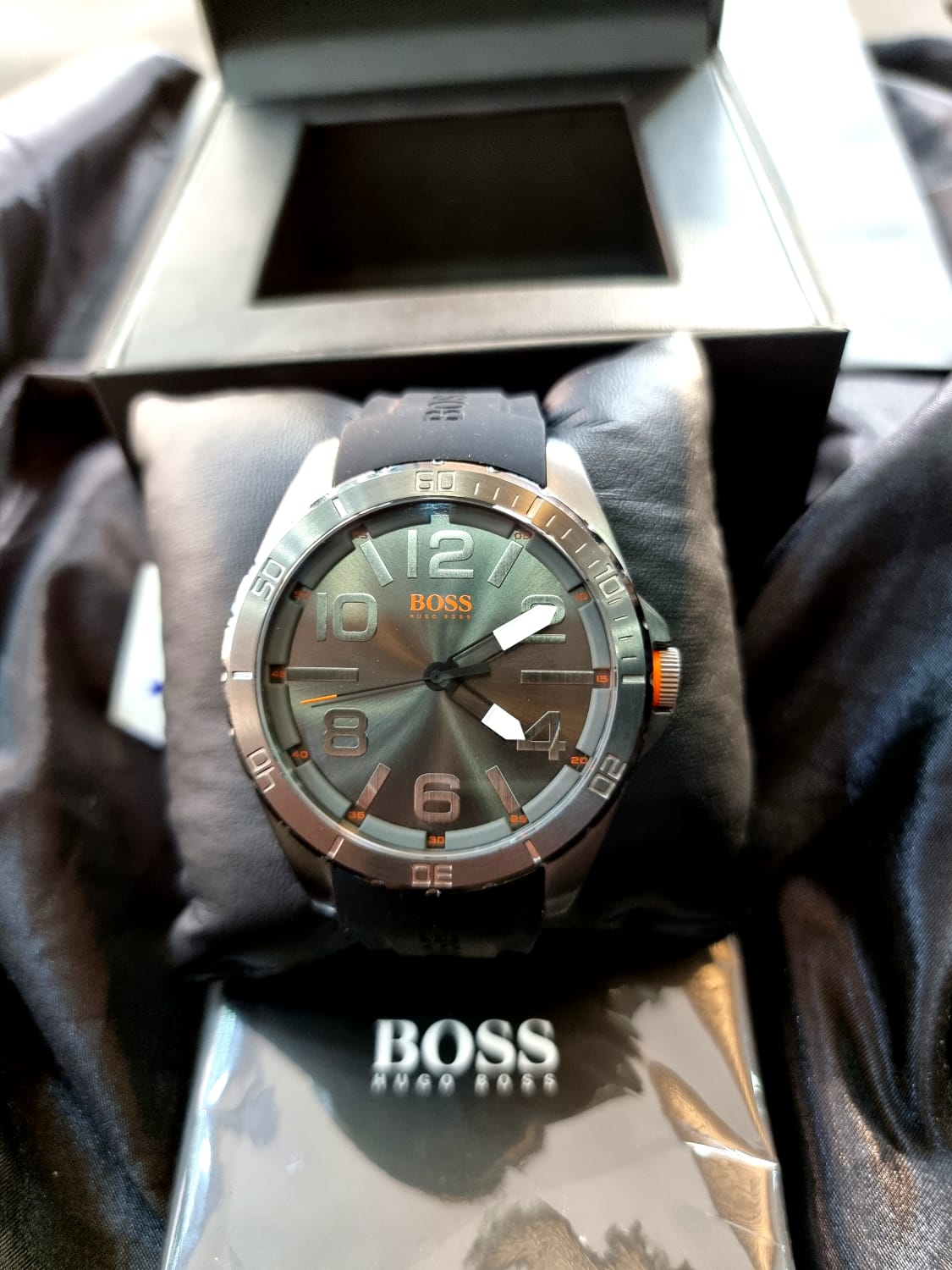Hugo boss 46mm Dial Size Gents Watch